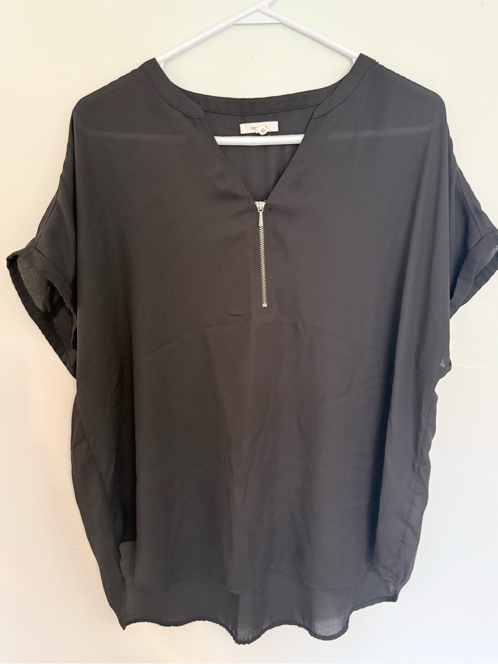 Maurices Black Short Sleeve V-Neck Zip Blouse Size XL